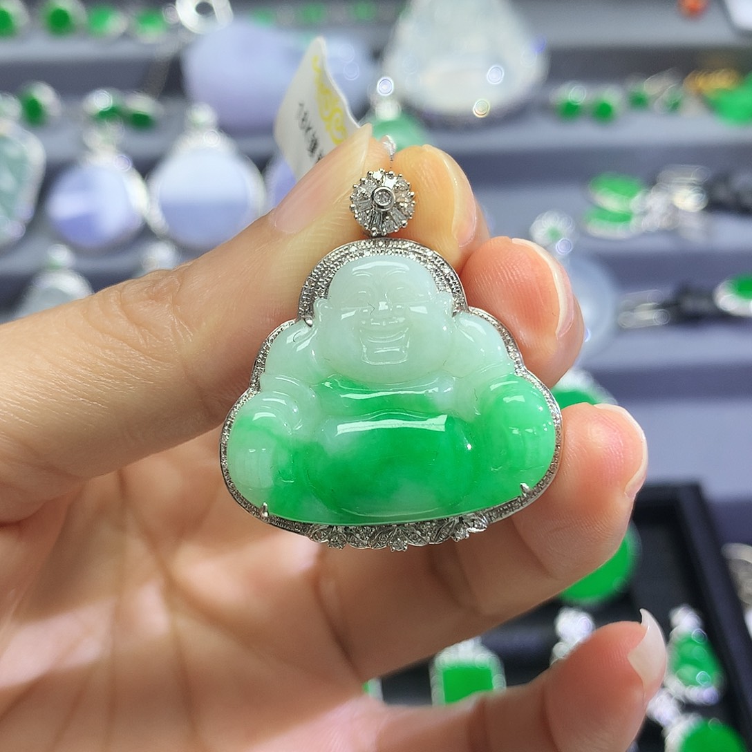 翡翠18K金镶嵌颈饰