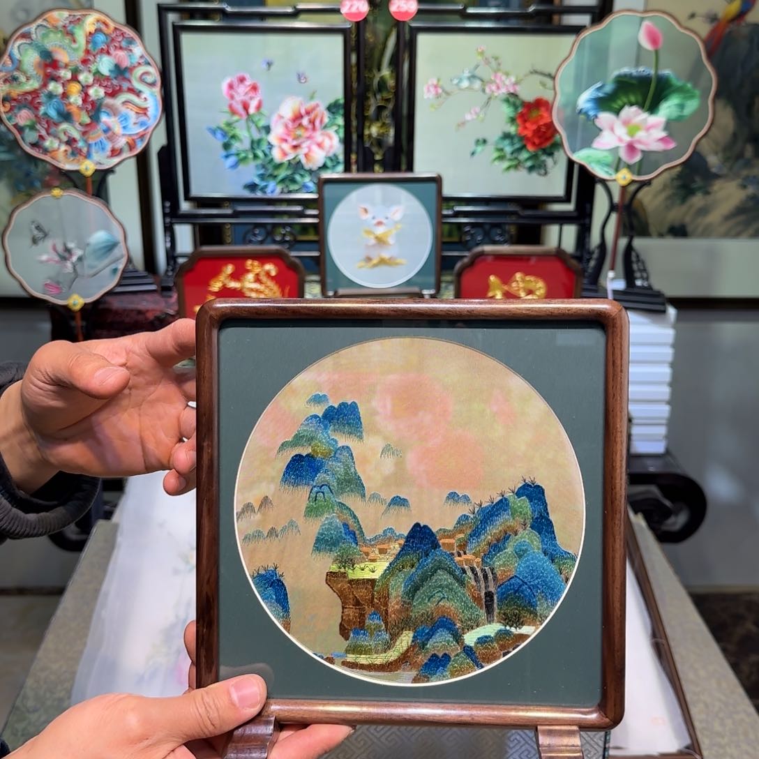 刺绣刺绣工艺精湛