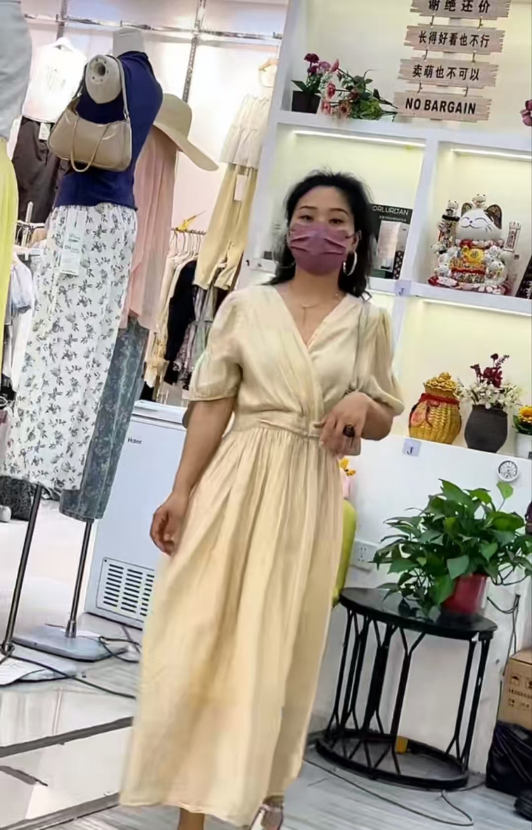 连衣裙显瘦气质时尚休闲百搭夏季好看收腰褶皱法式1023