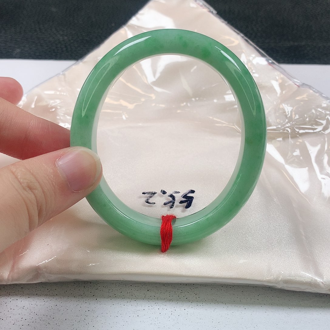 未镶嵌手镯（贵妃镯）翡翠368