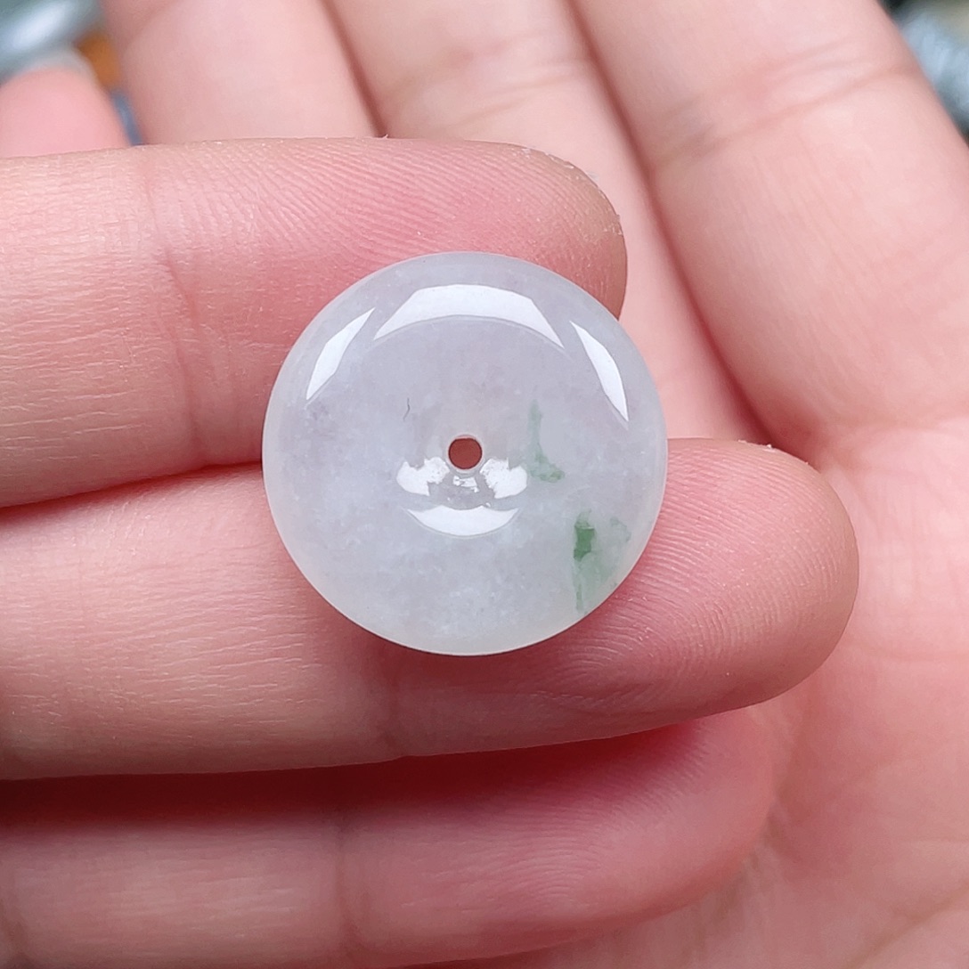 翡翠未镶嵌颈饰平安扣