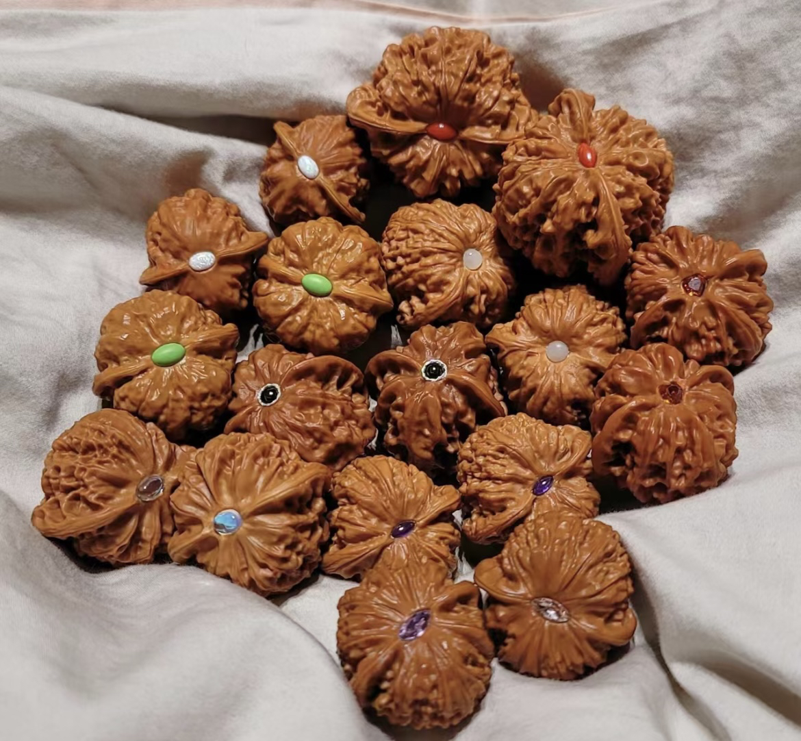 文玩核桃定制镶嵌（定制类，不支持7天无理由）