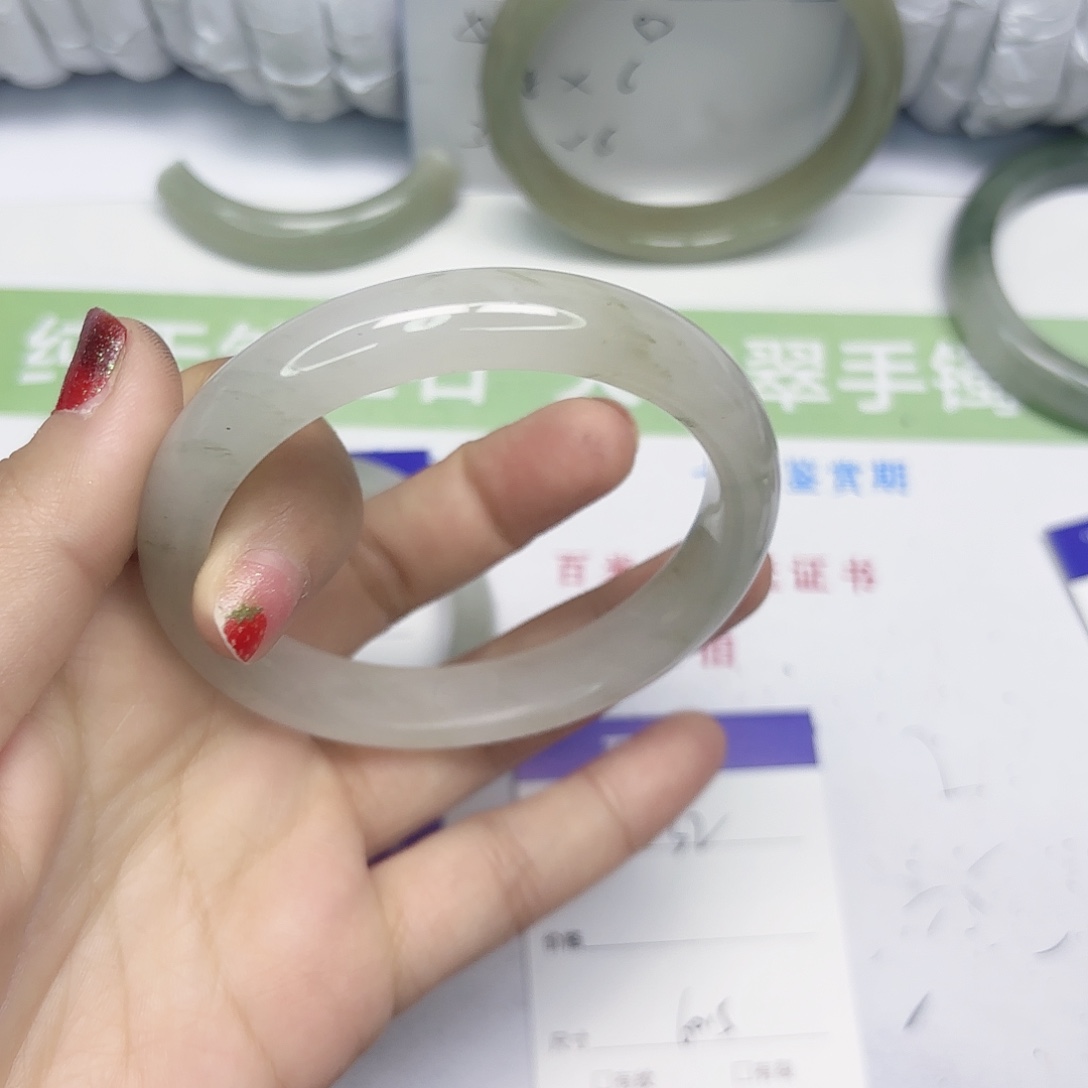 石英质玉未镶嵌手镯32/6061