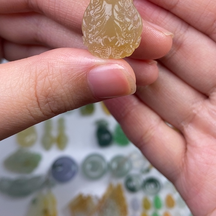 定制翡翠未镶嵌白菜