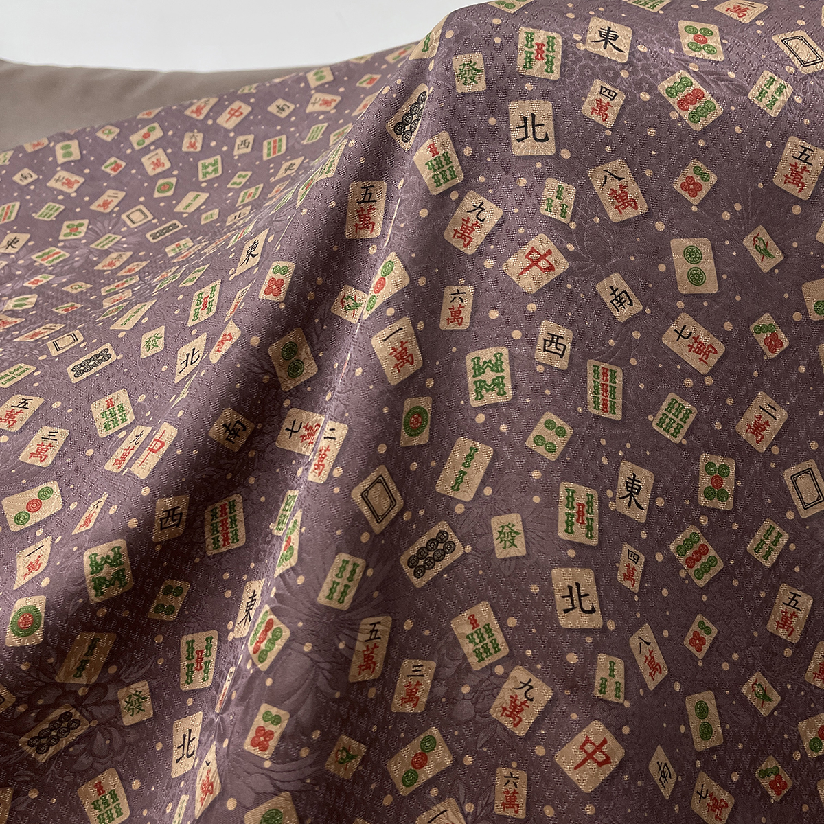 欢乐麻将绞罗红云纱110门幅26姆米左右 桑蚕丝面料布料