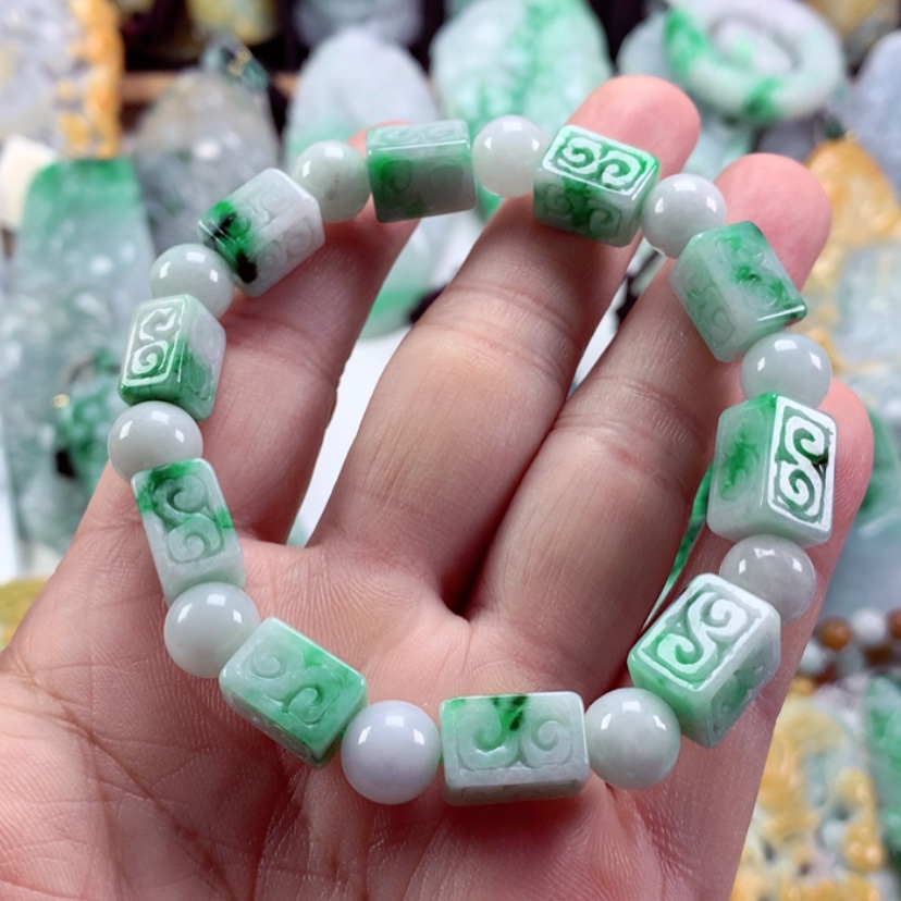 【闪购商品】翡翠吊坠(不含链)未镶嵌