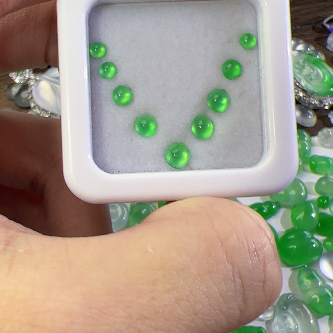 翡翠颈饰未镶嵌雪*