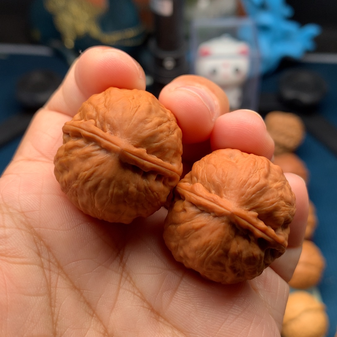 文玩核桃把件绣球