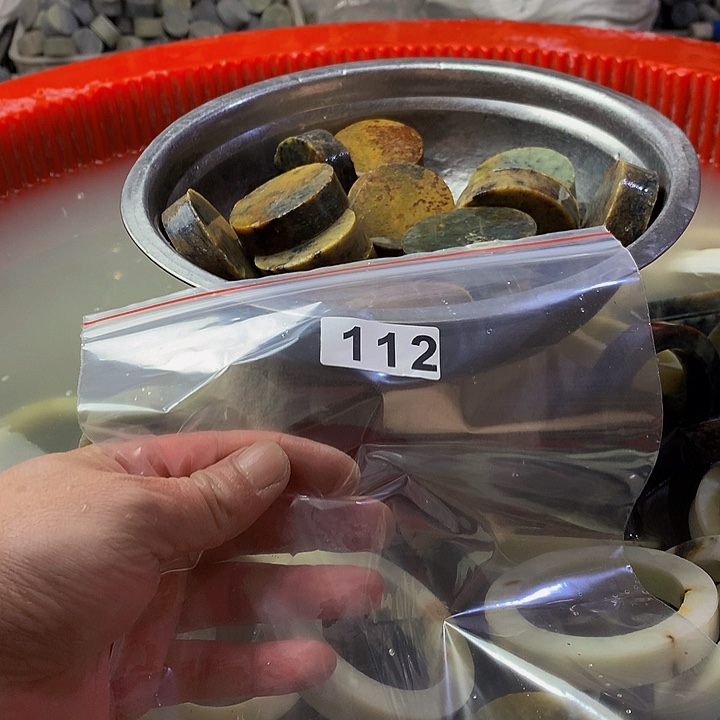 蛇纹石玉原未镶嵌