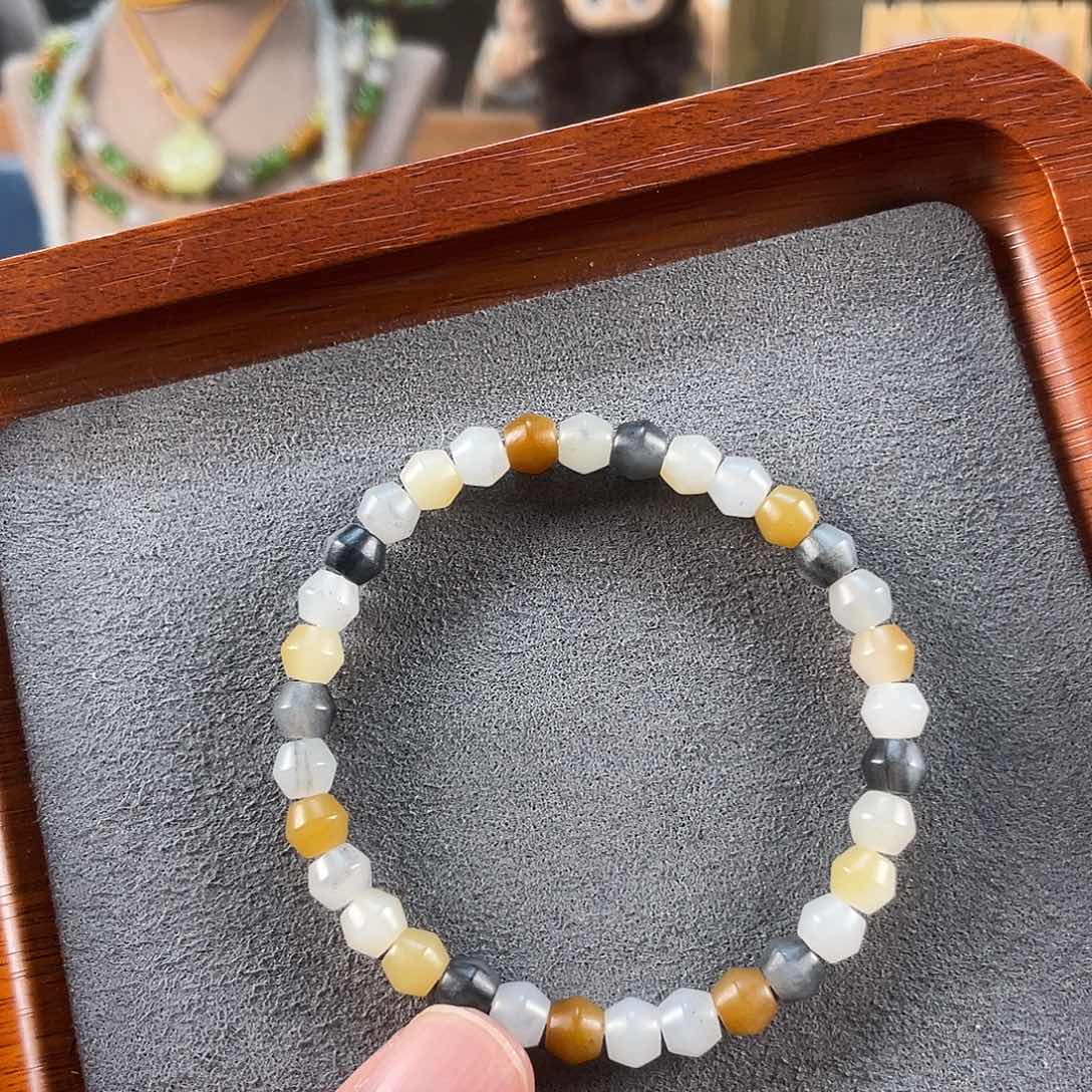 和田玉未镶嵌手串