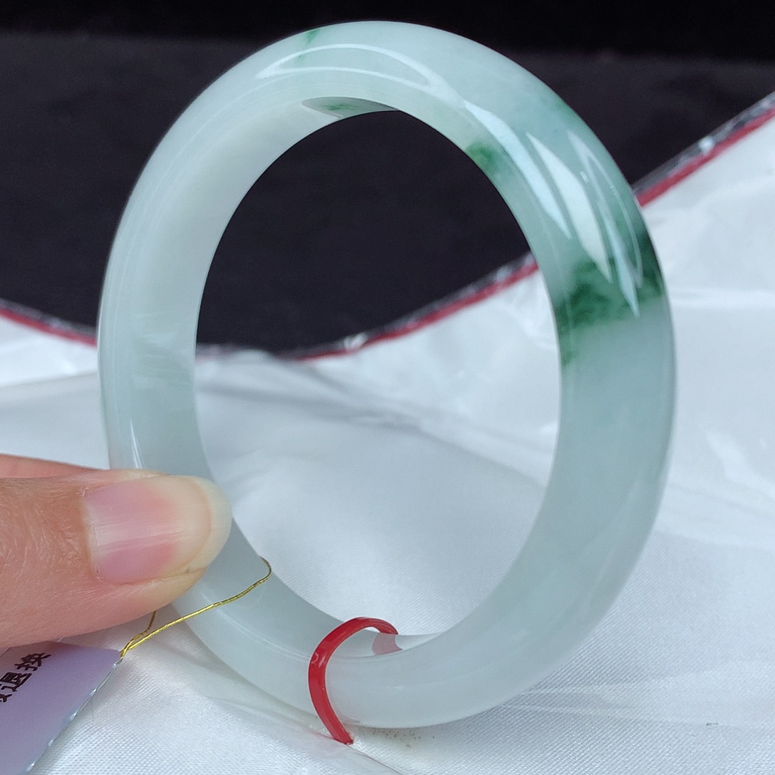 翡翠手镯未镶嵌57圈4438