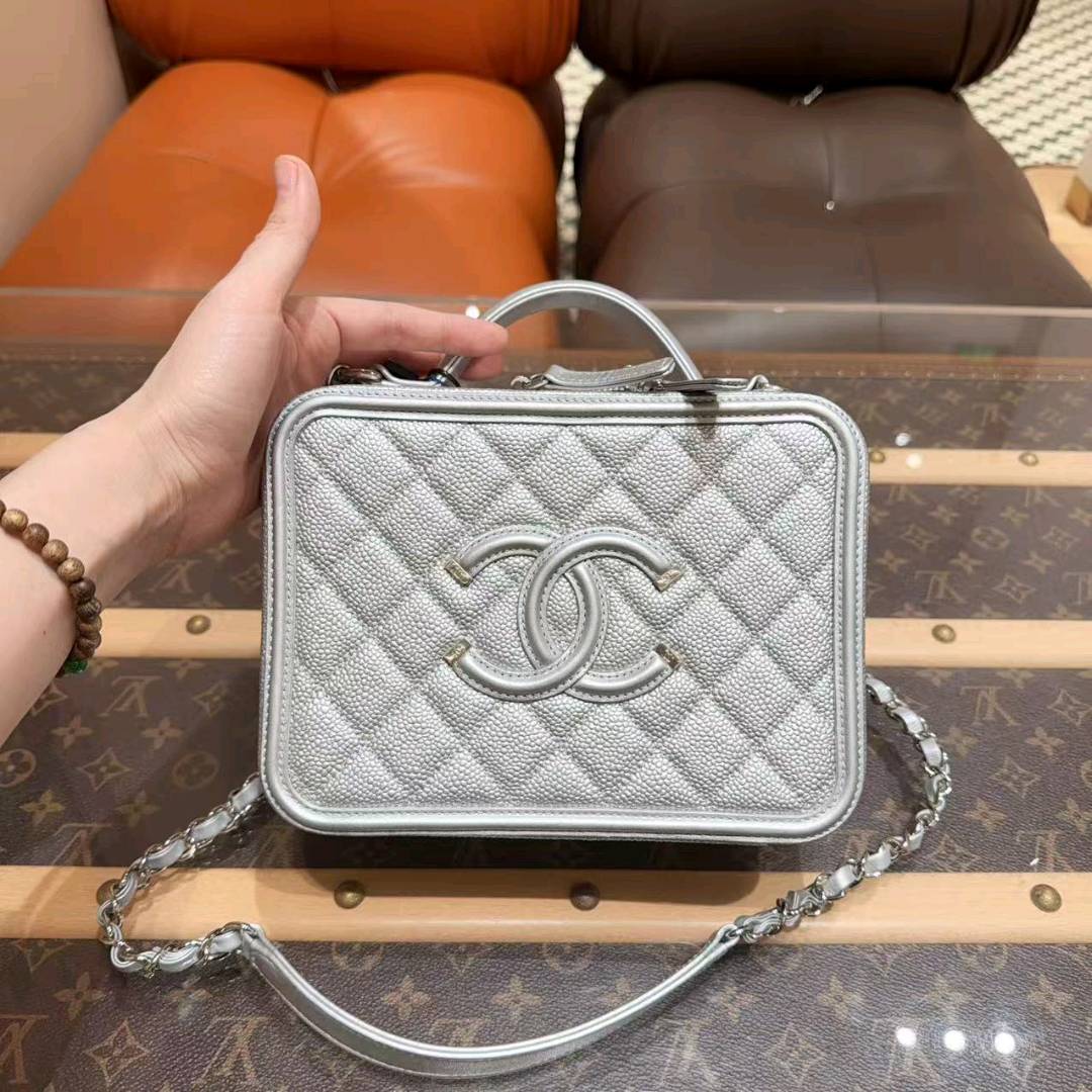 99新 Chanel/香奈儿 Vanity case 银色荔枝皮相机包 手提斜挎链条