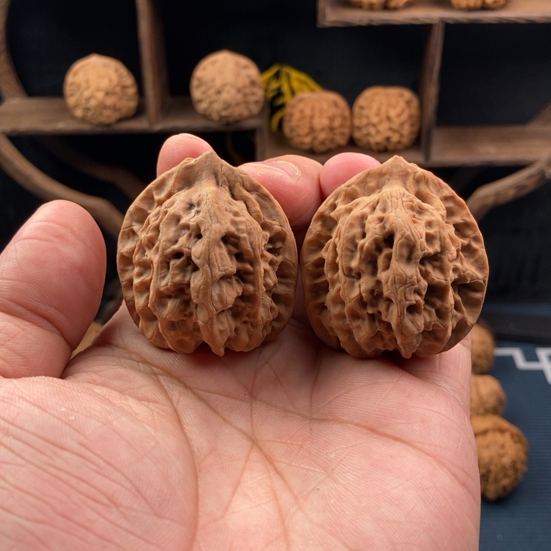 文玩核桃把件38.5全品原生态腊皮佛肚