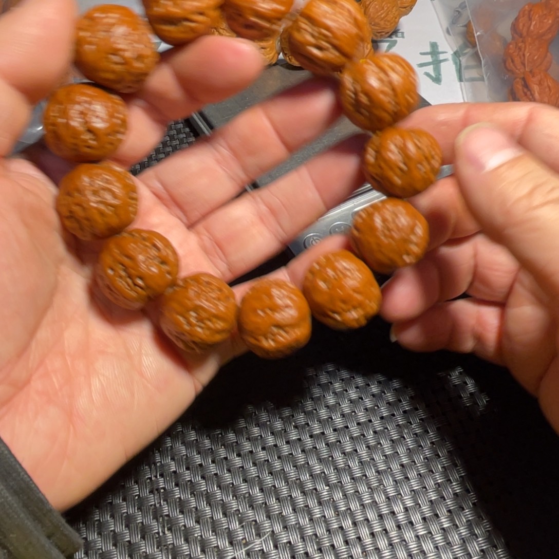 无***来文玩核桃手串正圆蛤蟆头