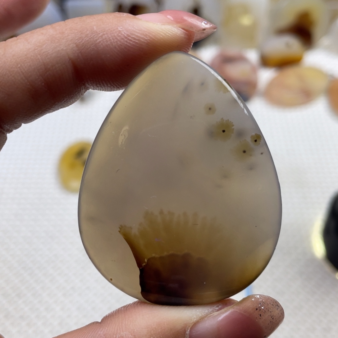 玛瑙/玉髓未镶嵌颈饰