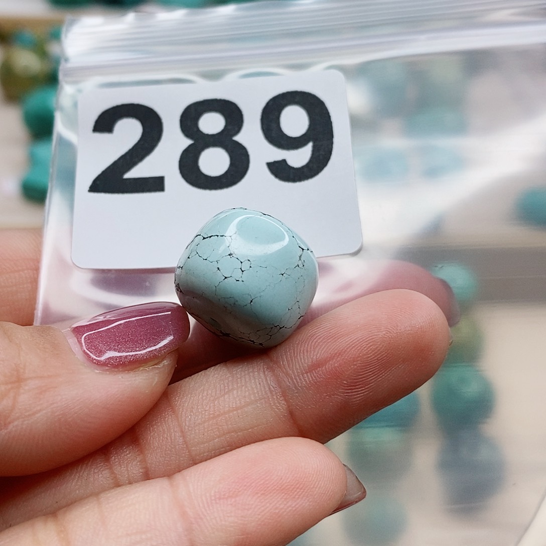 绿松石颈饰未镶嵌