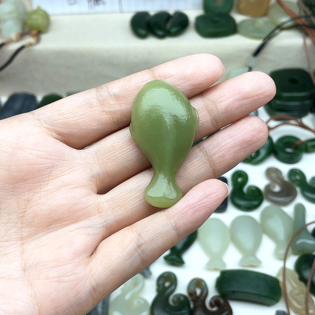 颈饰未镶嵌和田玉清**檬