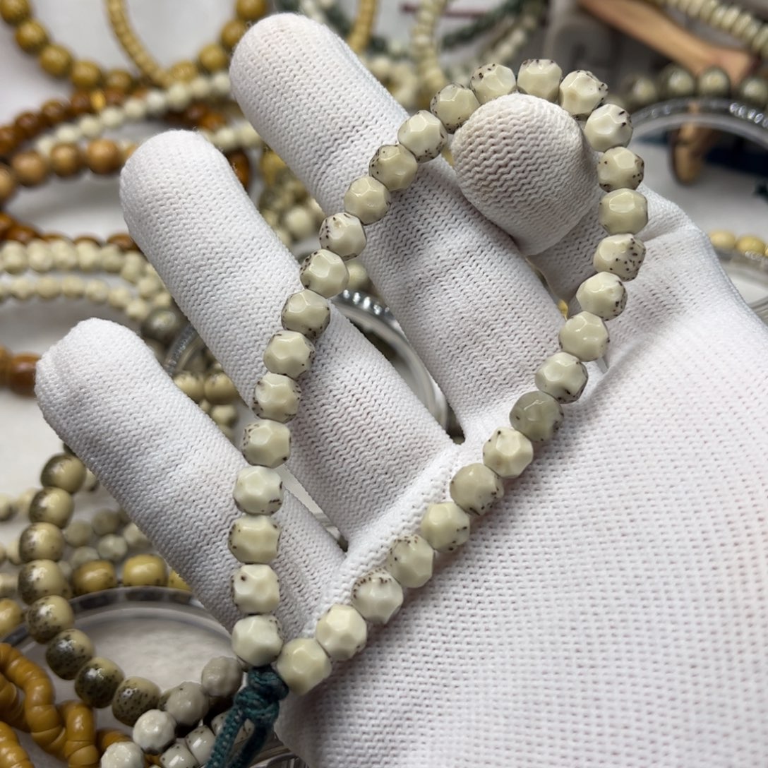 吊坠星月菩提玉化无相手持