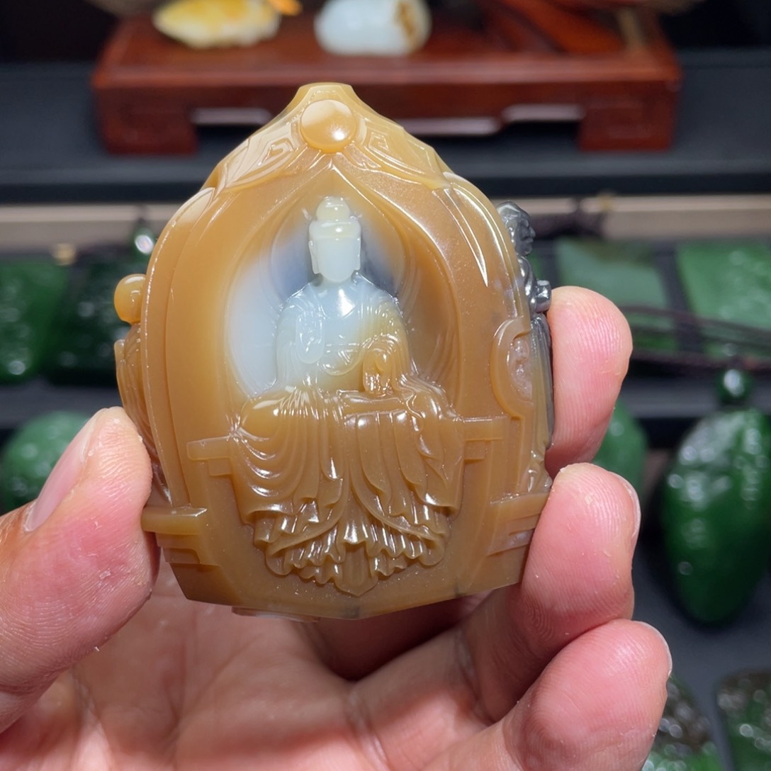 和田玉颈饰未镶嵌回**去