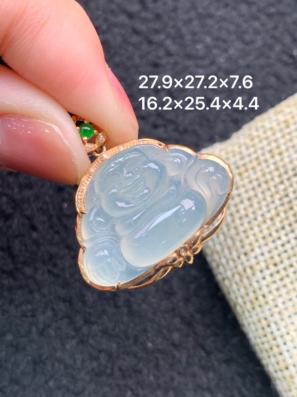 18K金镶嵌天然缅甸翡翠晴水佛公吊坠