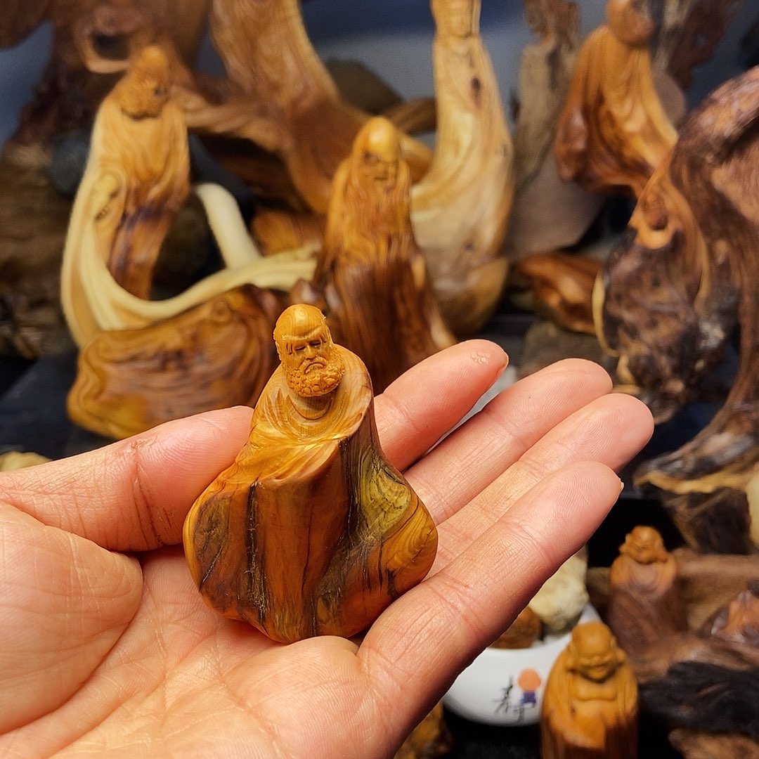 宝***区柏木一物一拍自带香味