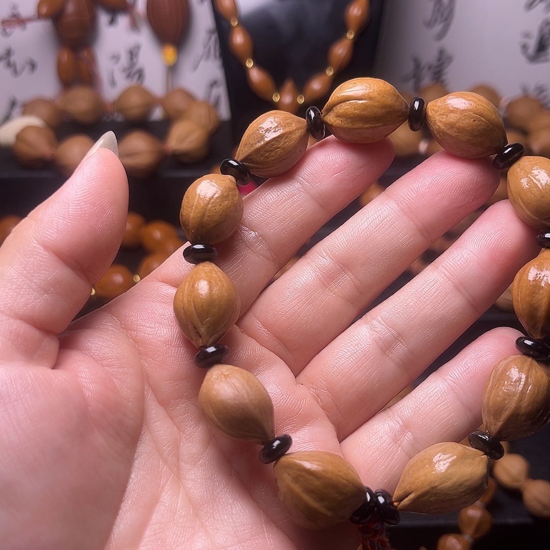 橄榄核手串新手练手蜜桃臀14.18瑕疵
