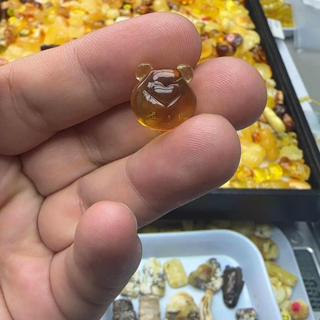 琥珀未镶嵌裸石1.39克