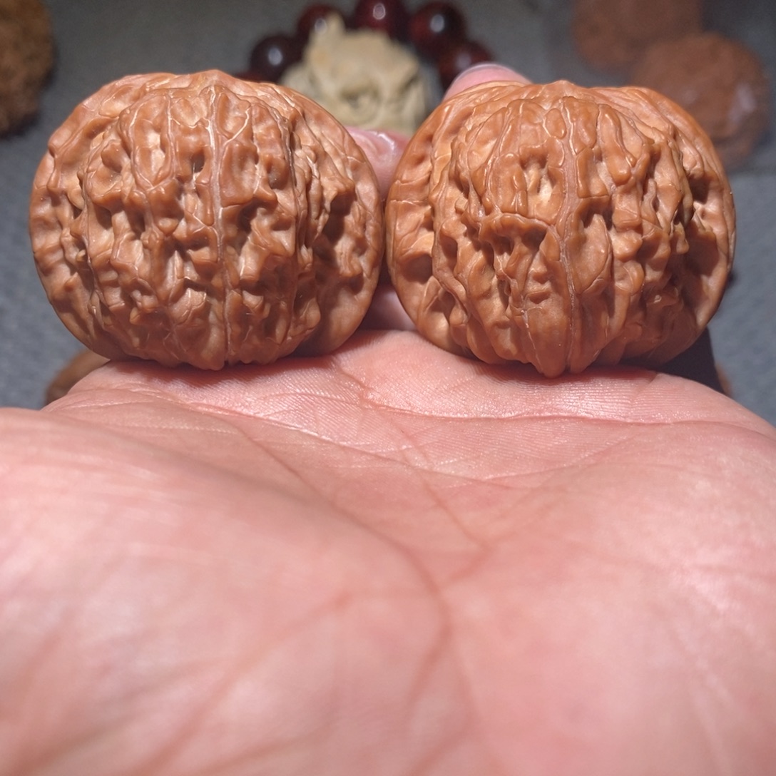 吊坠文玩核桃磨盘。 