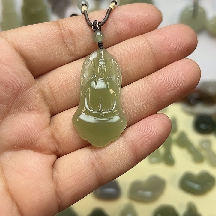 和田玉颈饰未镶嵌