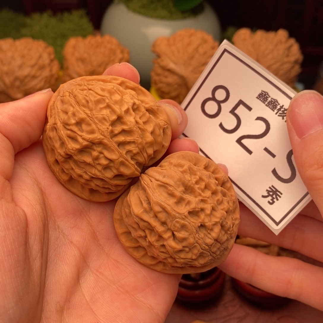 文玩核桃把件金牛42