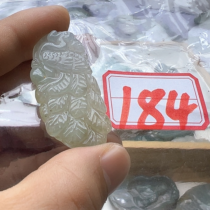 翡翠颈饰未镶嵌天然缅甸翡翠吊坠