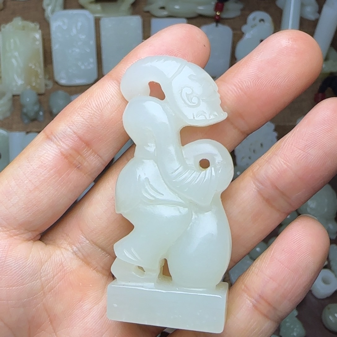 和田玉未镶嵌挂件