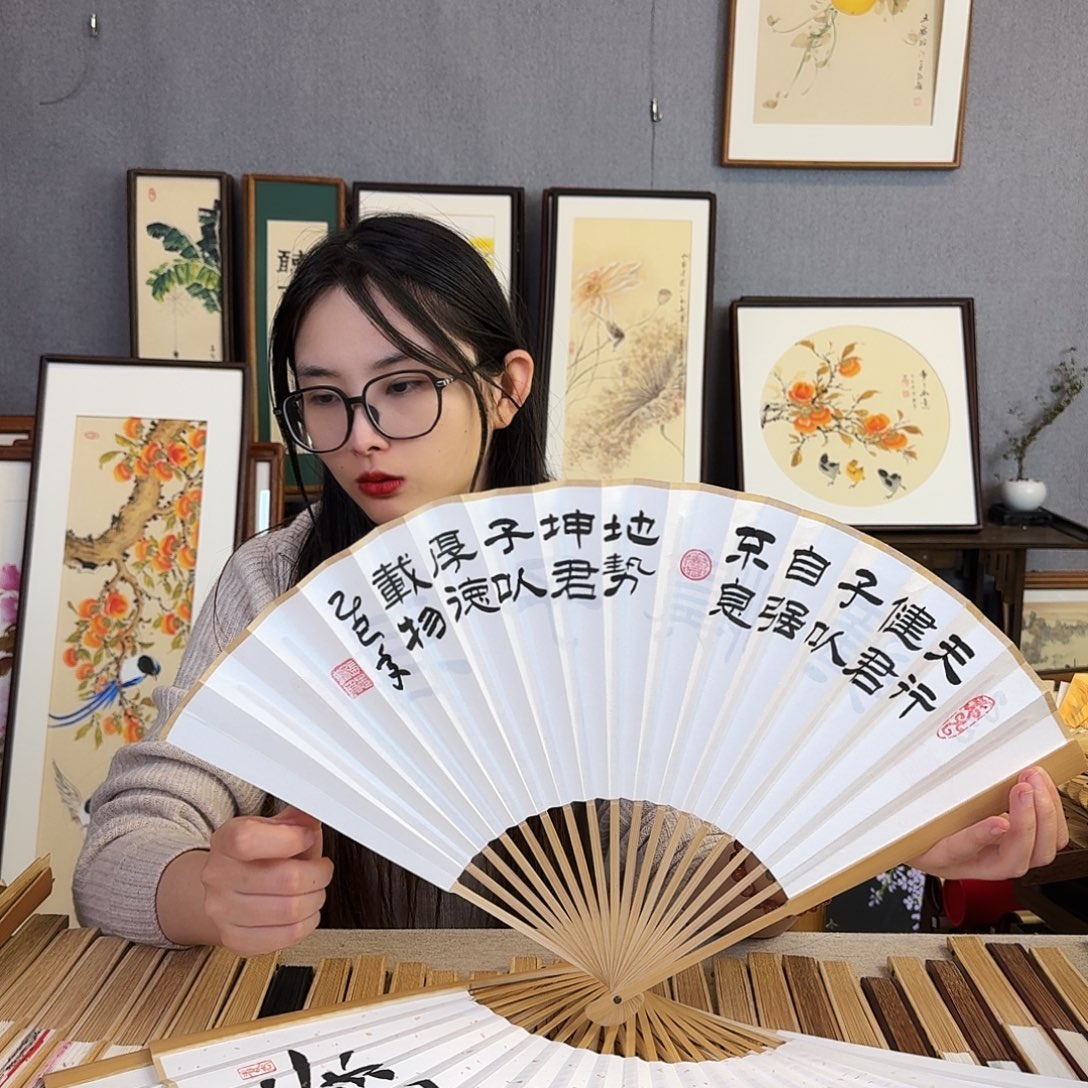 国画95寸水磨玉竹纯手绘-文玩扇骨（默认粘好）