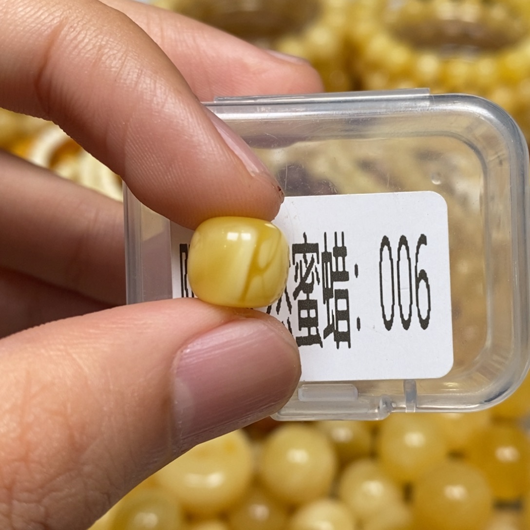 蜜蜡未镶嵌珠宝奇石006