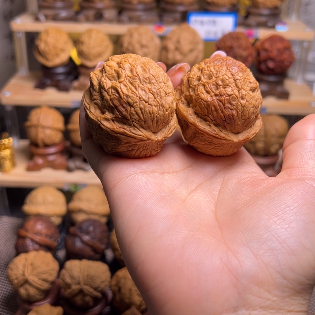 桃核把件金丝绣球H3、44……