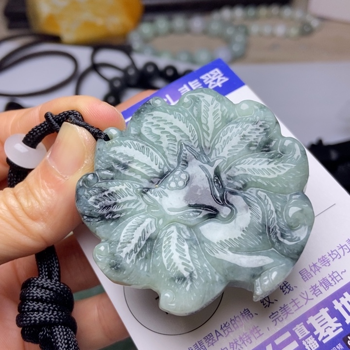 翡翠颈饰未镶嵌翡翠