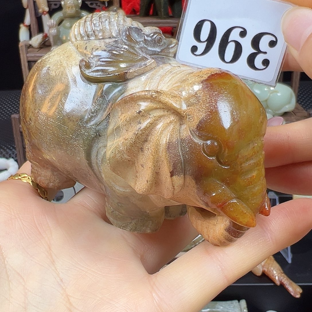 舒***人和田玉未镶嵌挂件