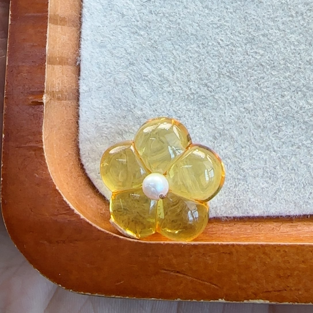 未镶嵌琥珀珠宝奇石