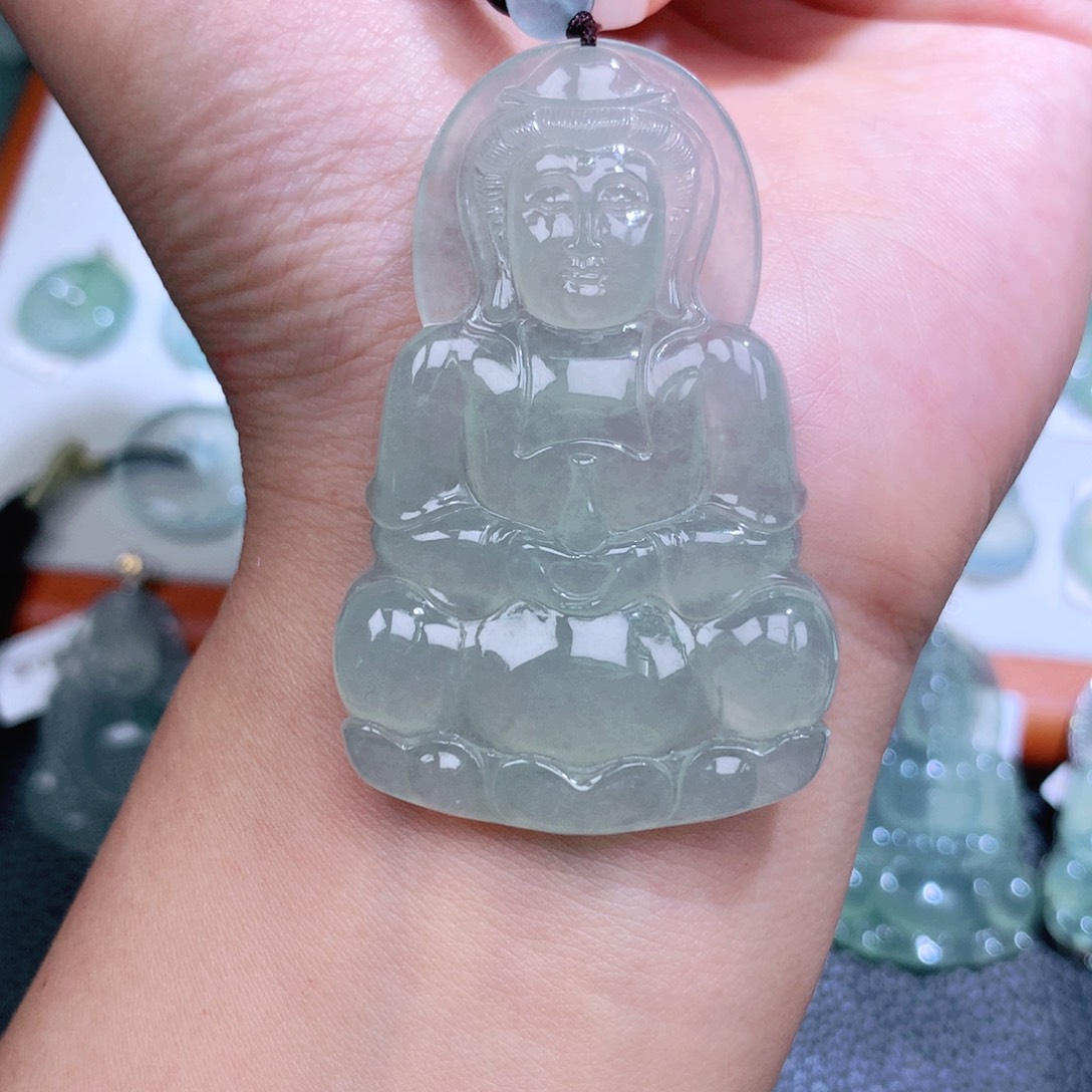 翡翠未镶嵌颈饰观音