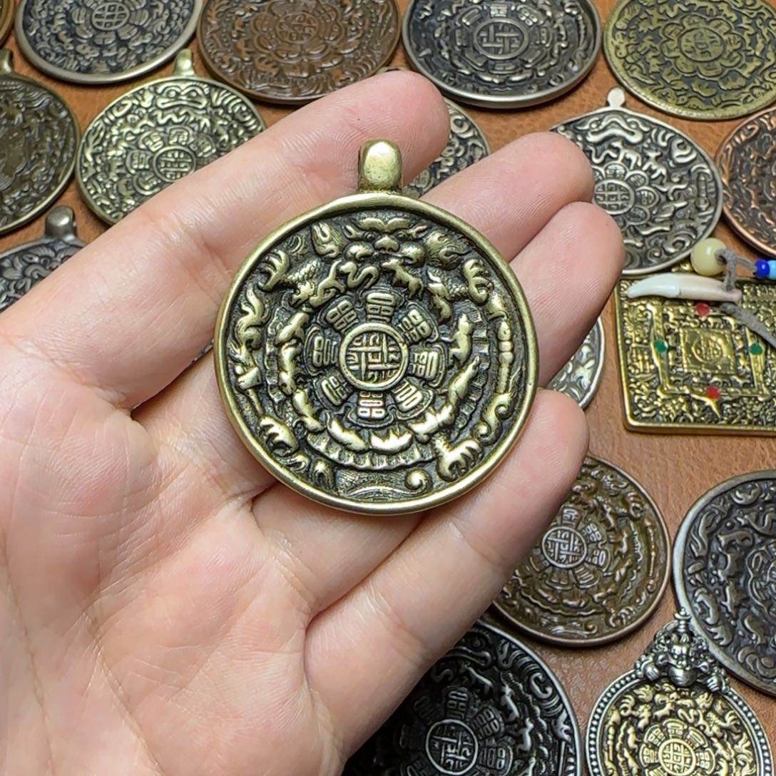 响***。泥塑精品小元素品相完美的话，