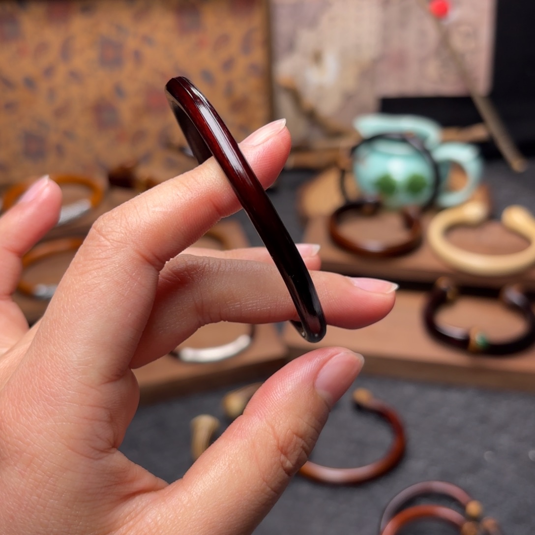 王****木质非金属鸡血藤手镯