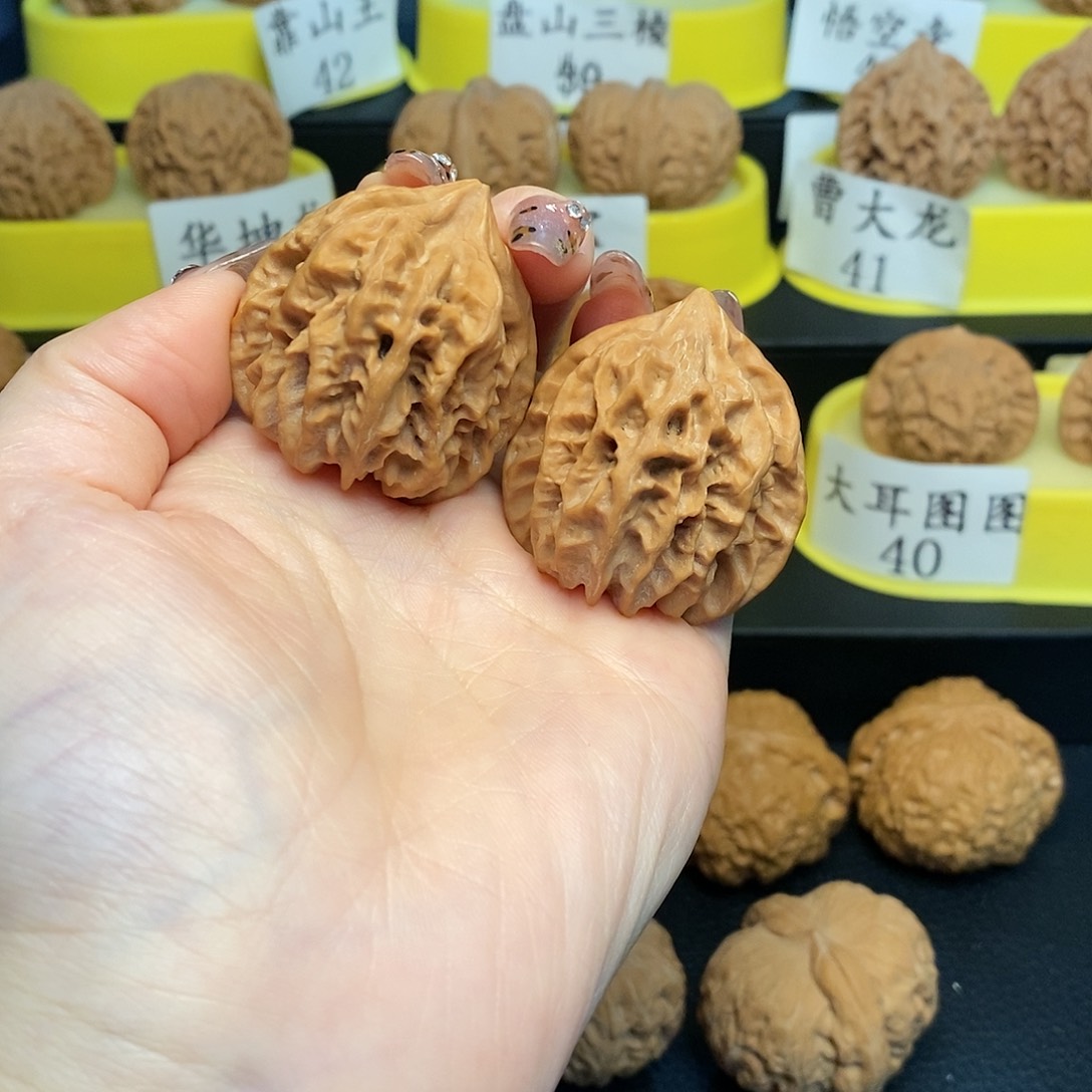 文玩核桃把件曹大龙