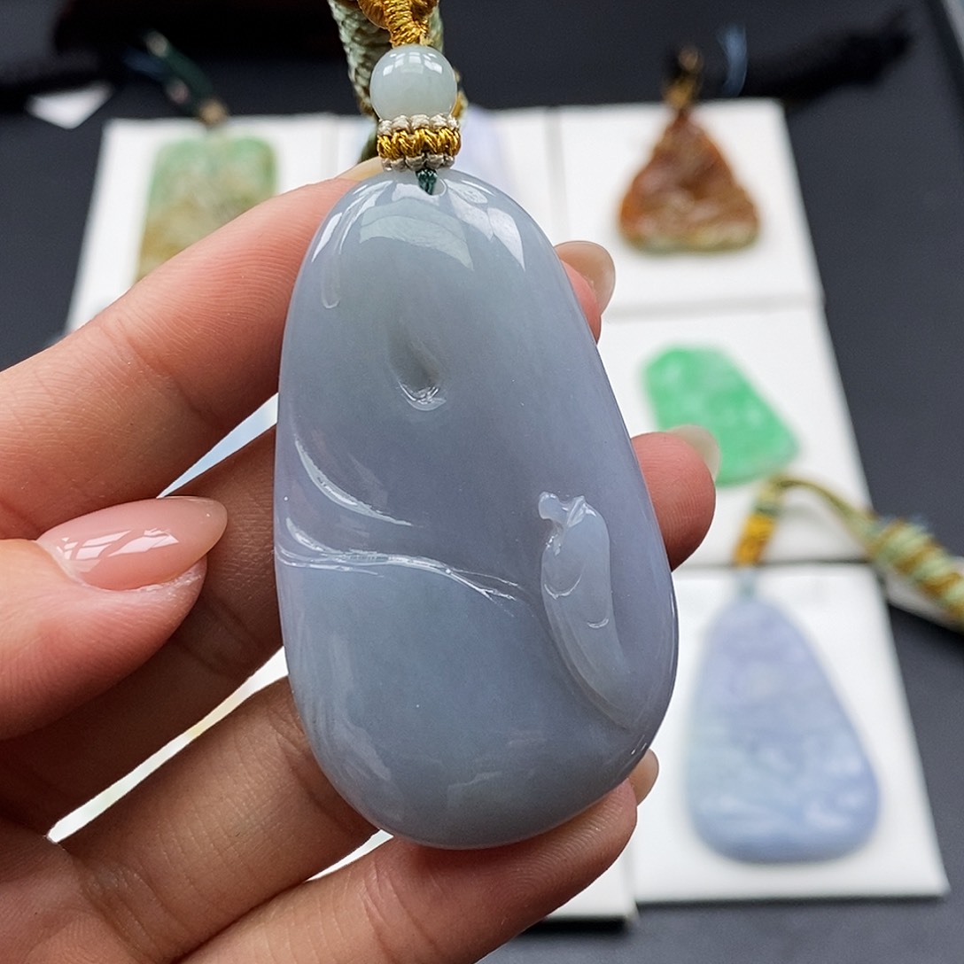 翡翠颈饰未镶嵌翡翠