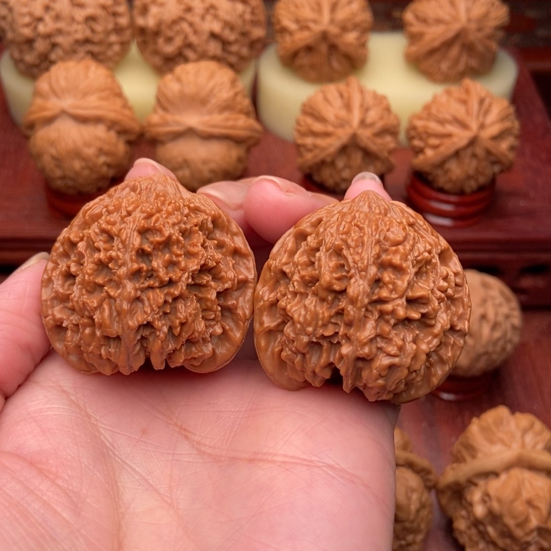 桃核把件满天星狮子头40.5