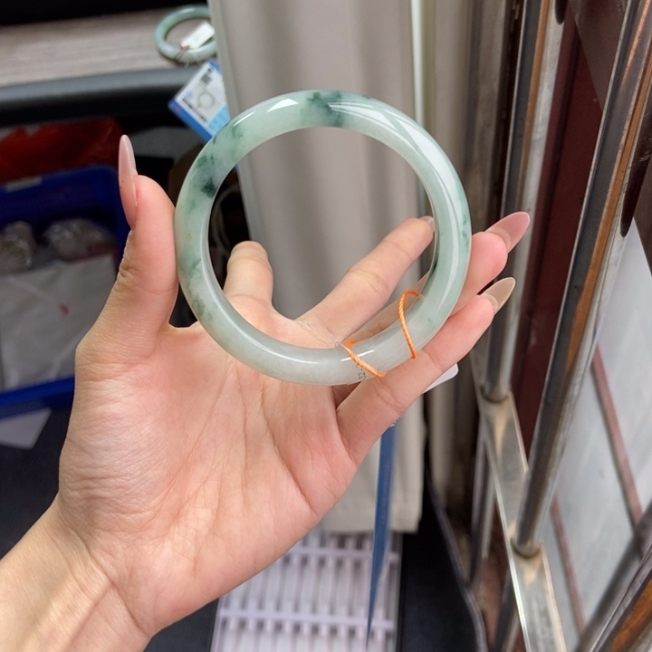 翡翠未镶嵌手镯浩**妈57圈口