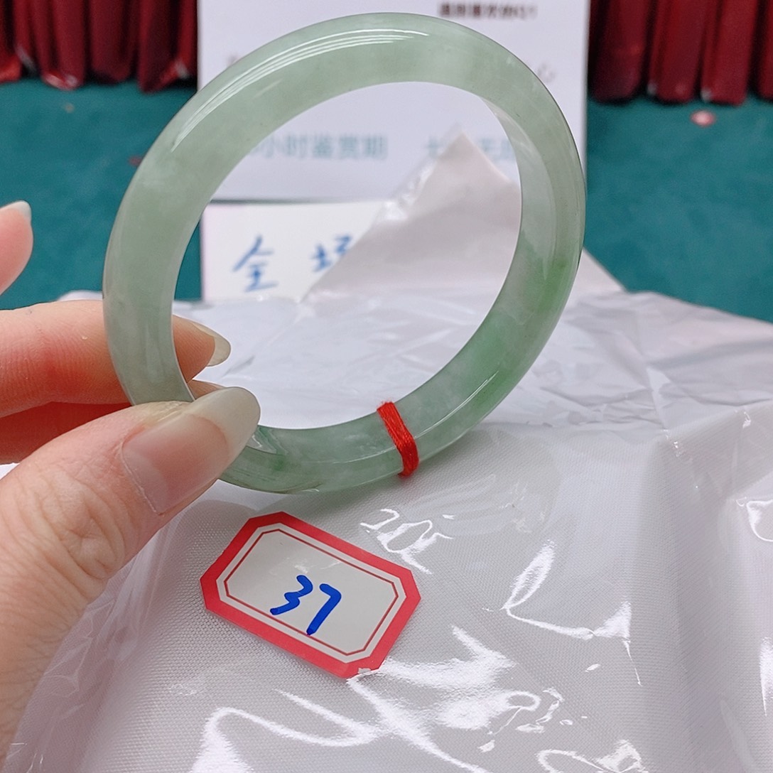 翡翠手镯未镶嵌星****$3777777