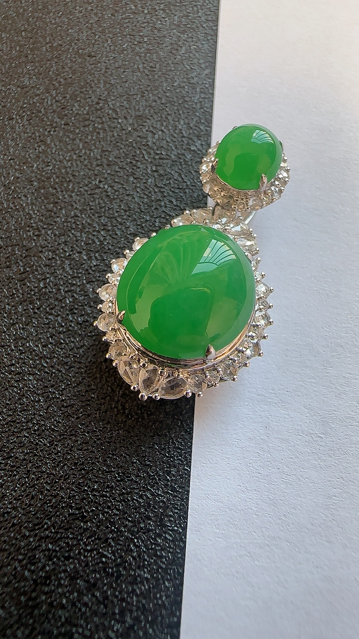 满绿翡翠蛋面二合一吊坠，种老细腻