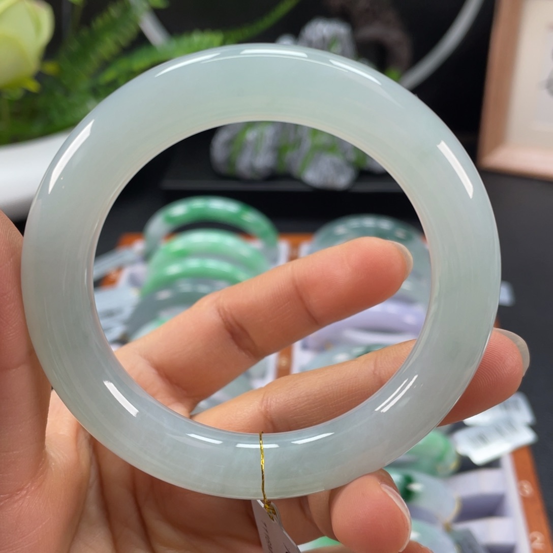 翡翠手镯未镶嵌冰胶果冻底