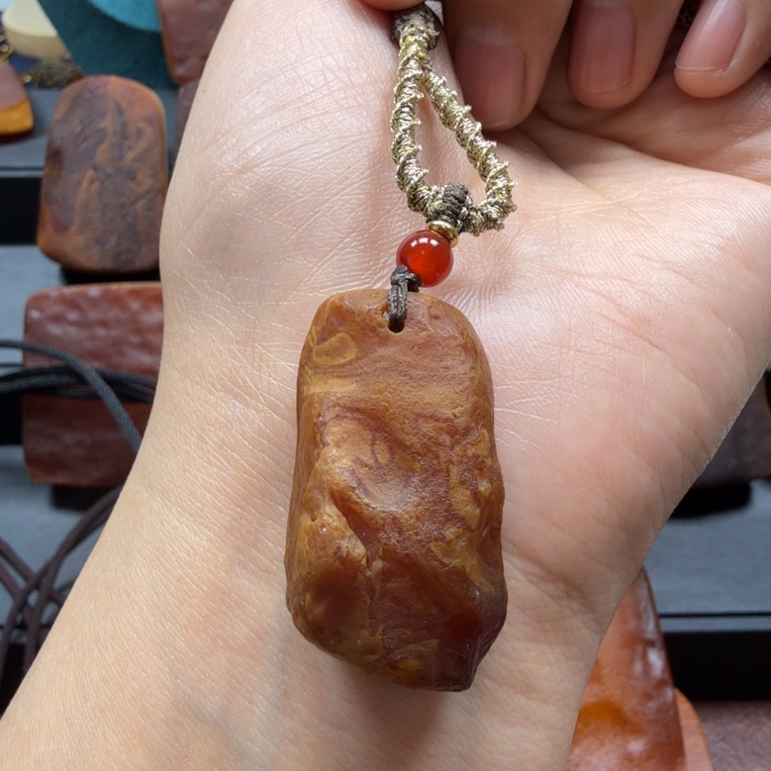 琥珀吊坠(赠链)未镶嵌