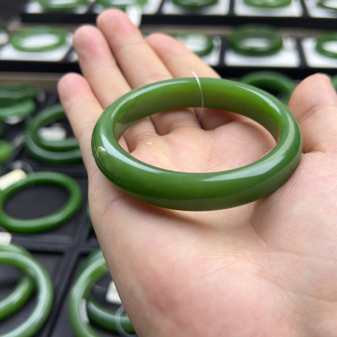 和田玉（碧玉）未镶嵌手镯56辣绿
